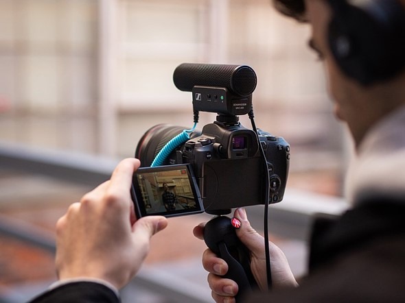 Sennheiser MKE 400 Shotgun Microphone Dropping to Record Low Bundle Price